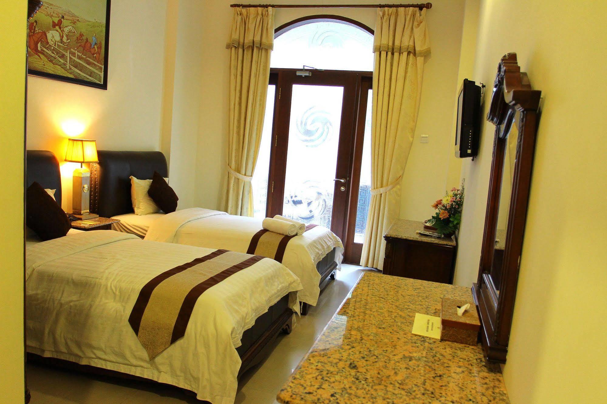 The Grand Palace Hotel Μαλάνγκ Εξωτερικό φωτογραφία