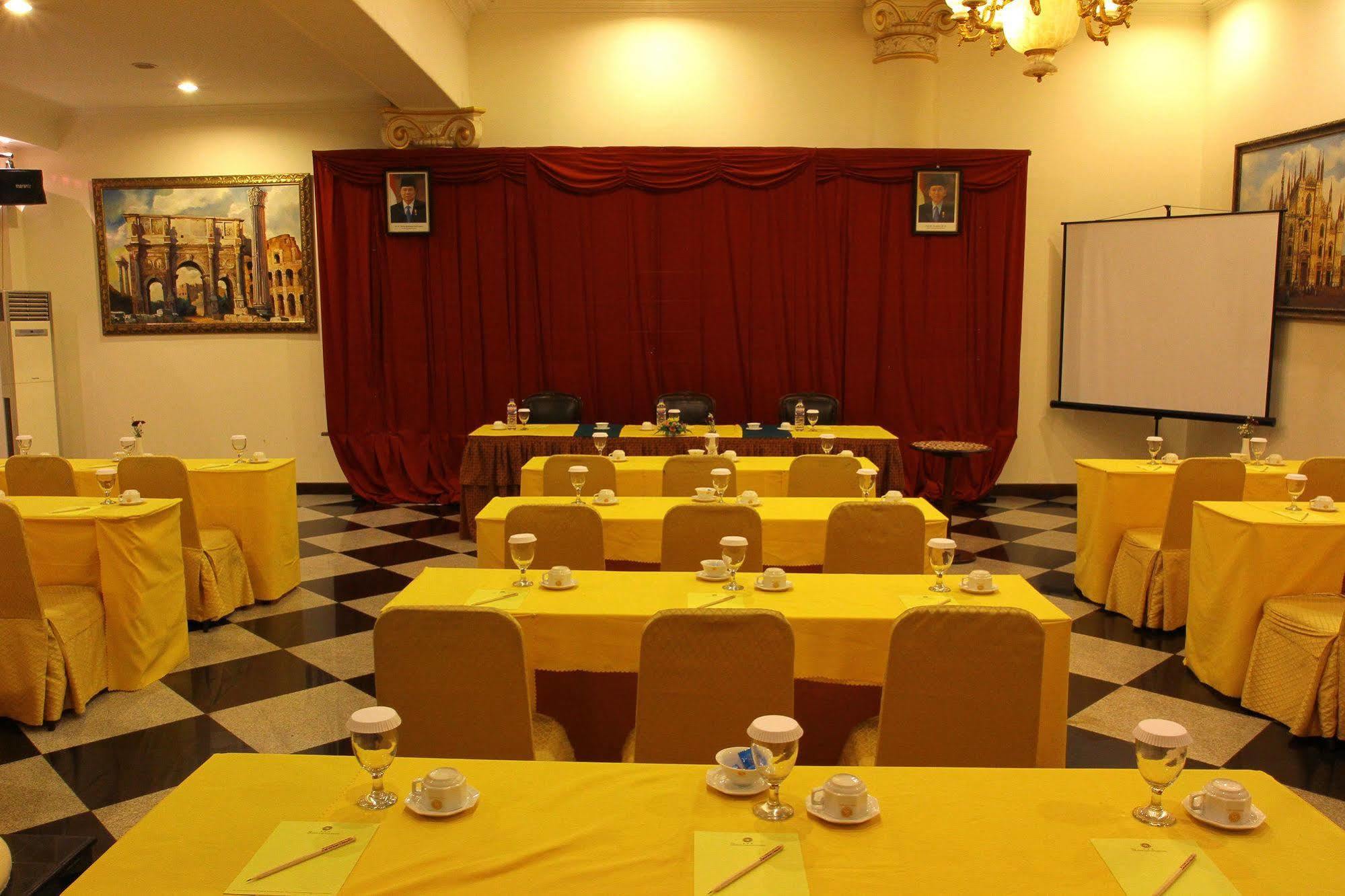 The Grand Palace Hotel Μαλάνγκ Εξωτερικό φωτογραφία