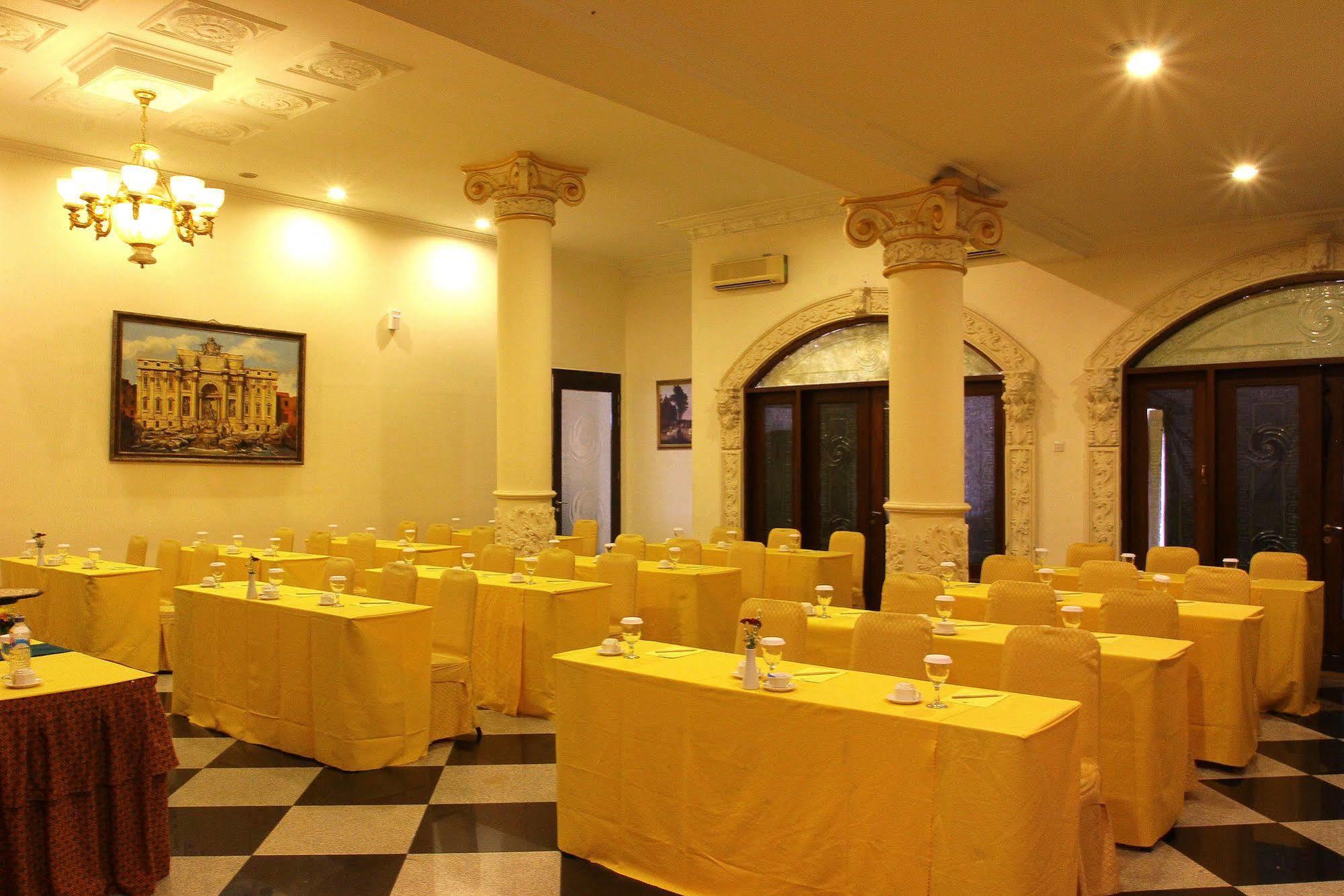 The Grand Palace Hotel Μαλάνγκ Εξωτερικό φωτογραφία